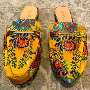 Womens Size 8.5 Mules Slip On Slides
